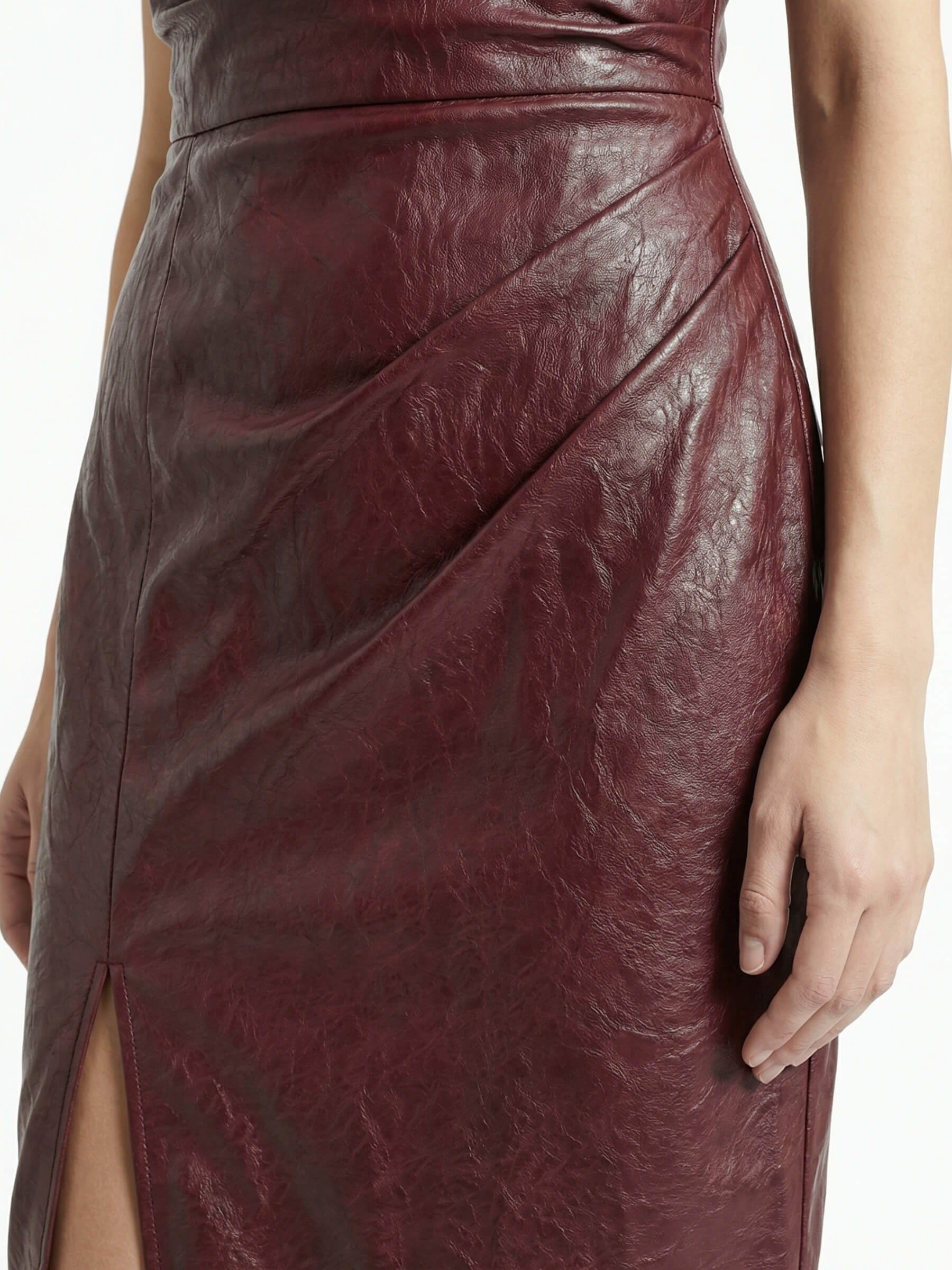 Solenne™ | Vestido efecto piel con abertura