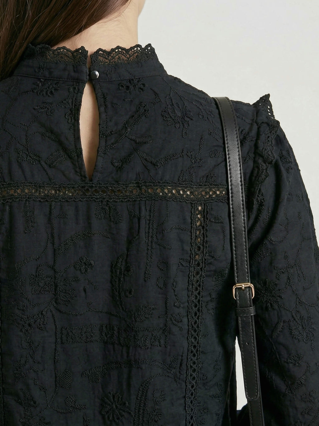 Valentina™ Blusa con volantes negro