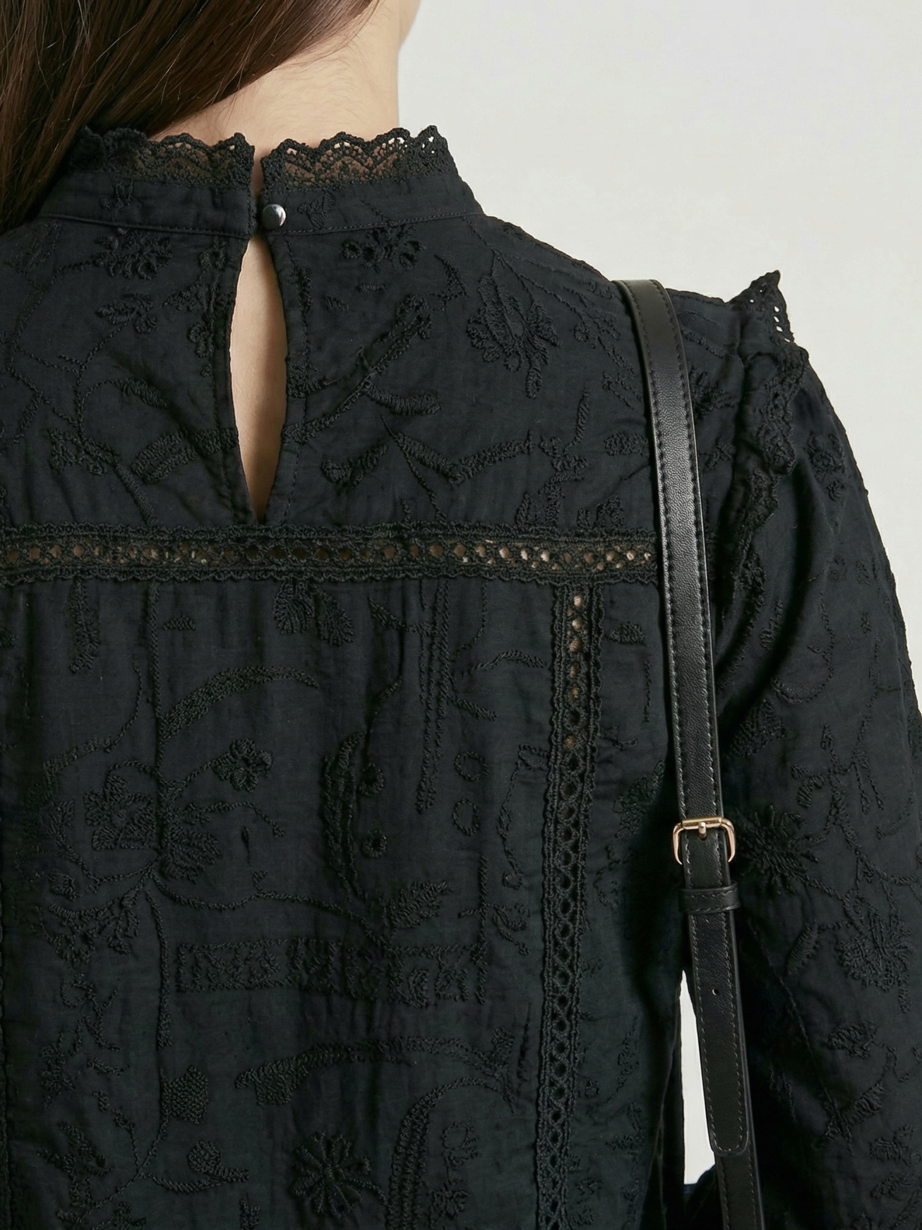 Valentina™ Blusa con volantes negro
