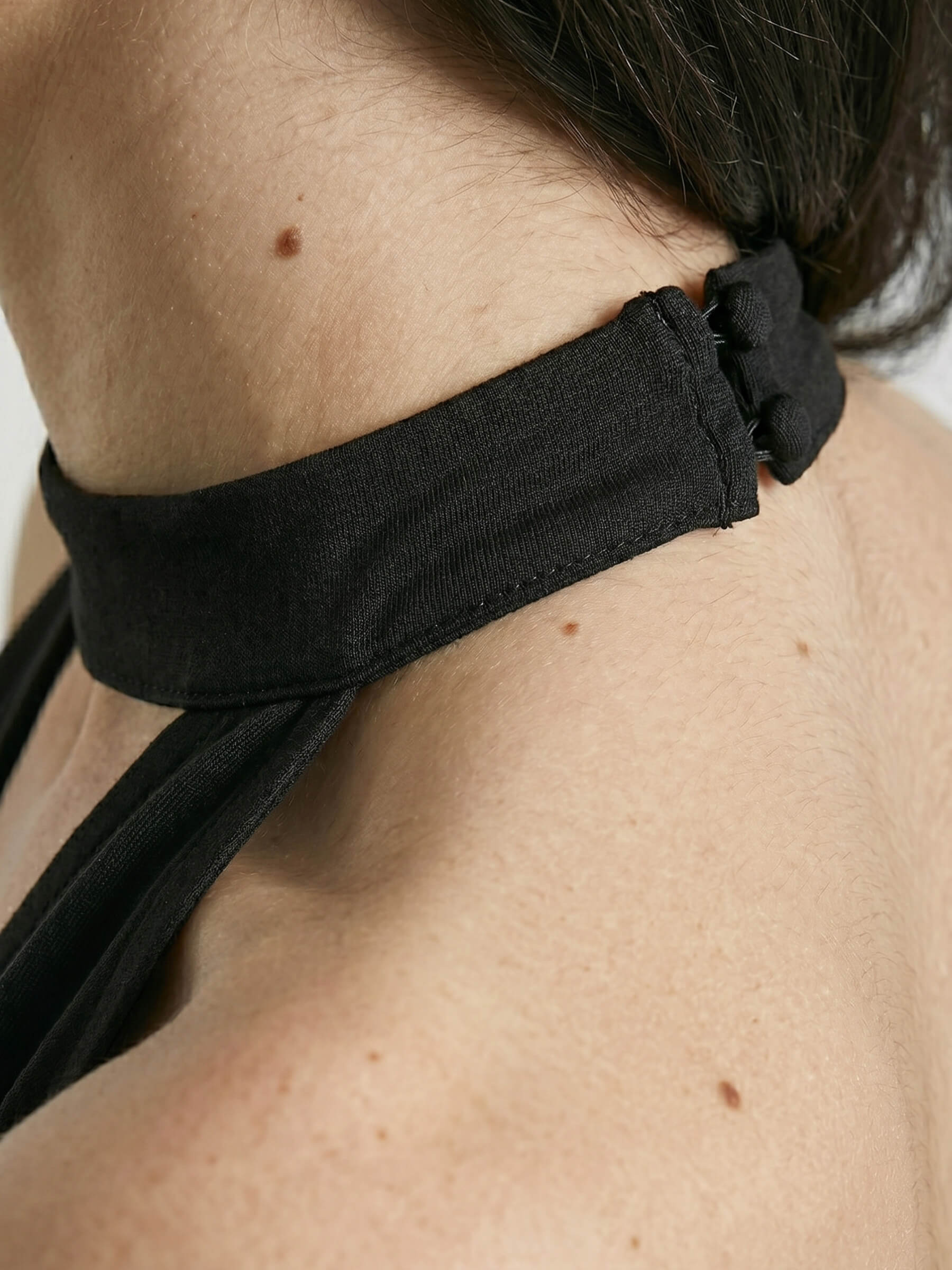 Selene™ | Top Halter Cowl Neck Satinado